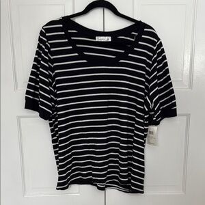 Tommy Hilfiger Black and White Relaxed Tee